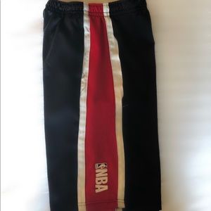 NBA Branded Men’s Shorts (Small)